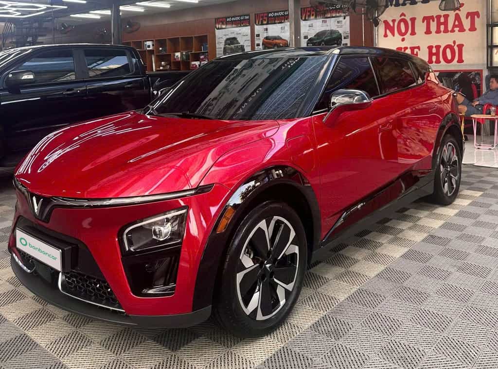 Vinfast VF7