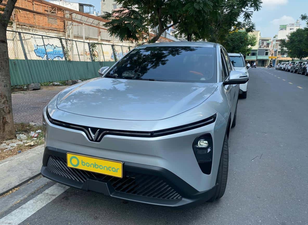 Vinfast Limo Green