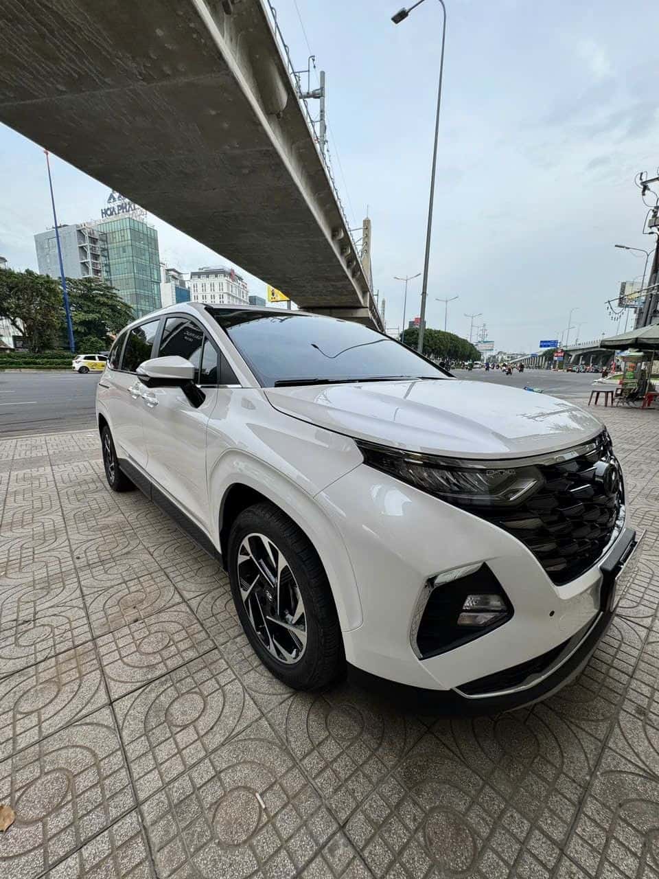 Hyundai Custin