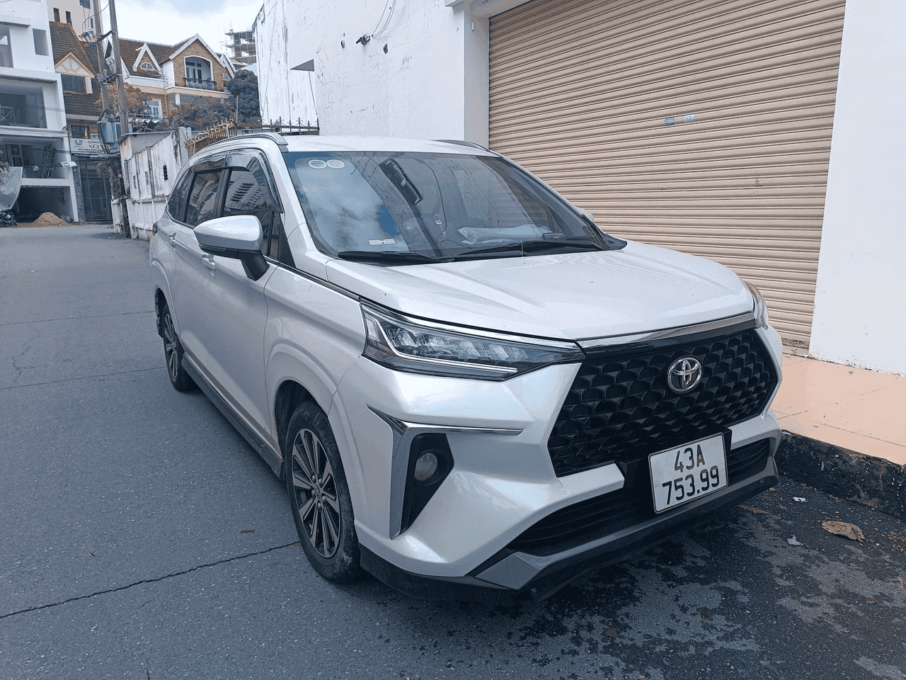 TOYOTA VELOZ CROSS