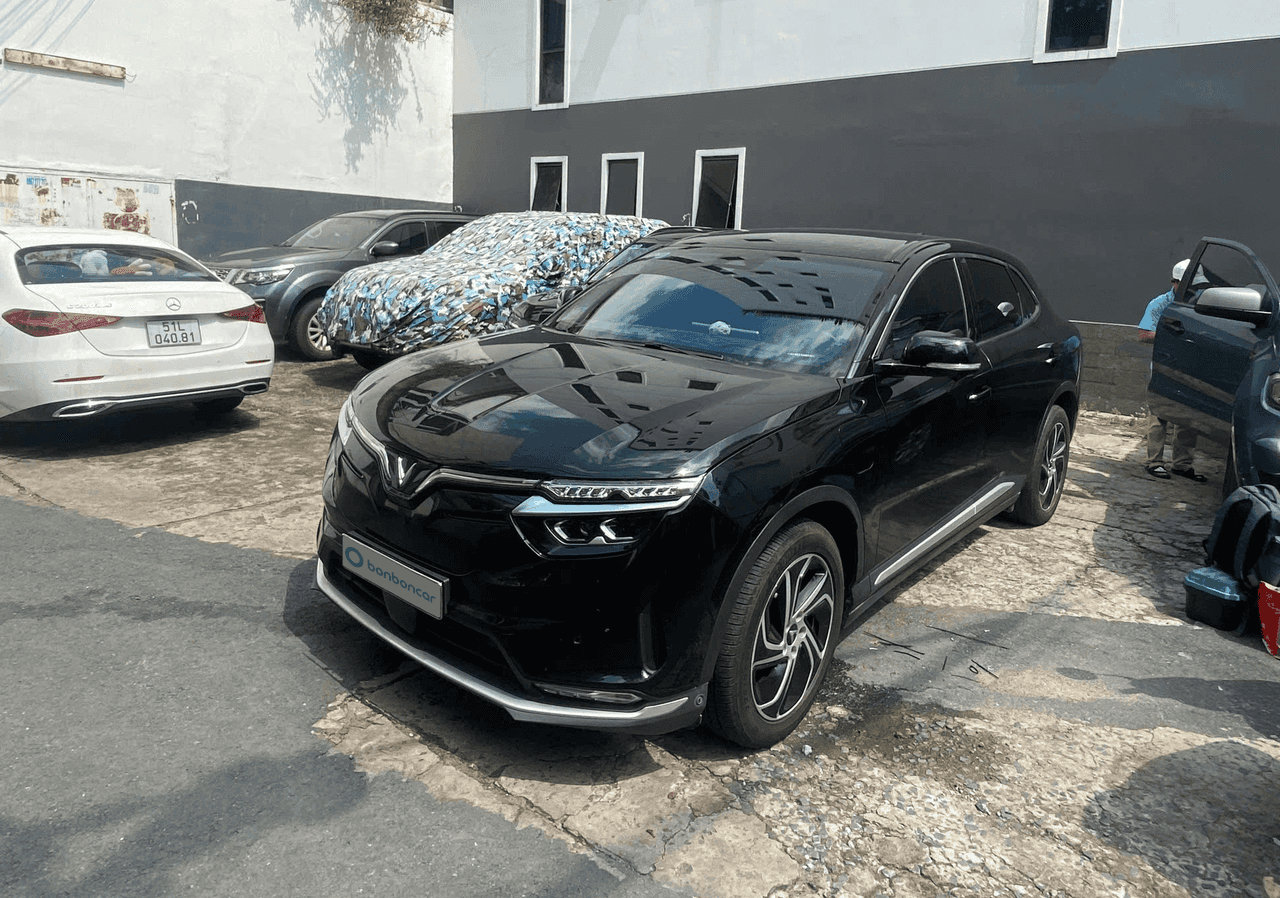Vinfast VF8