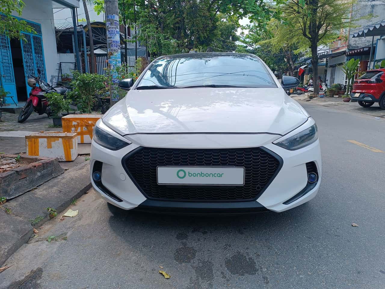 HYUNDAI ELANTRA