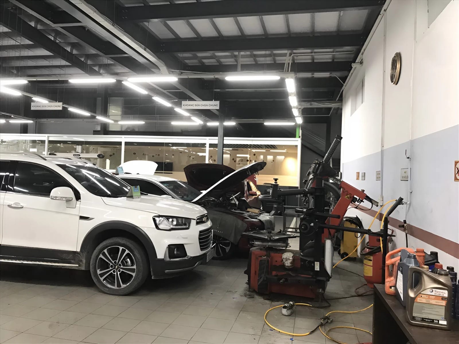 Bước Đầu Tiên Xử Lý Khi Xe Bị Thủy Kích