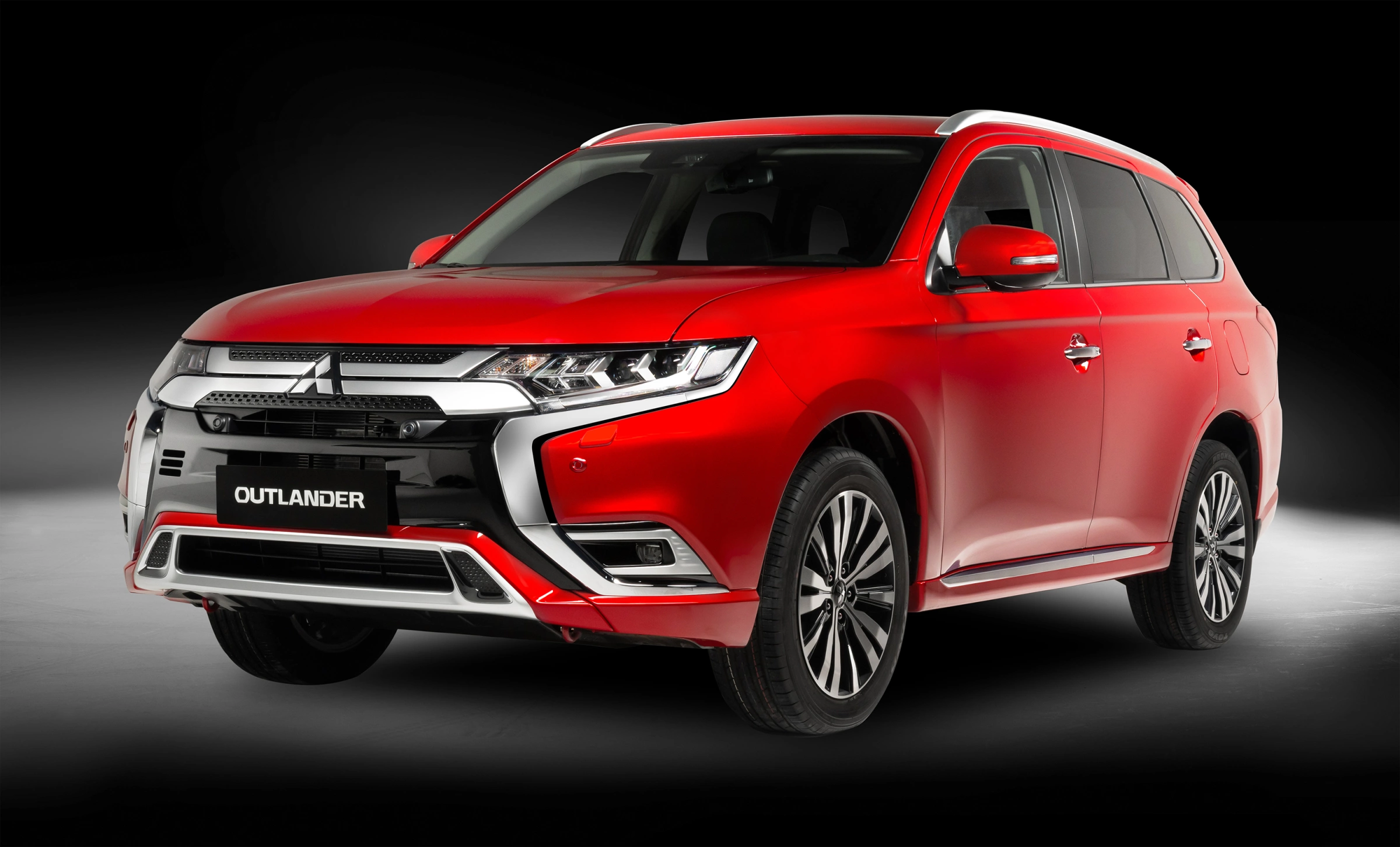 Mitsubishi Outlander – 7 chỗ thực dụng trong tầm 1 tỷ