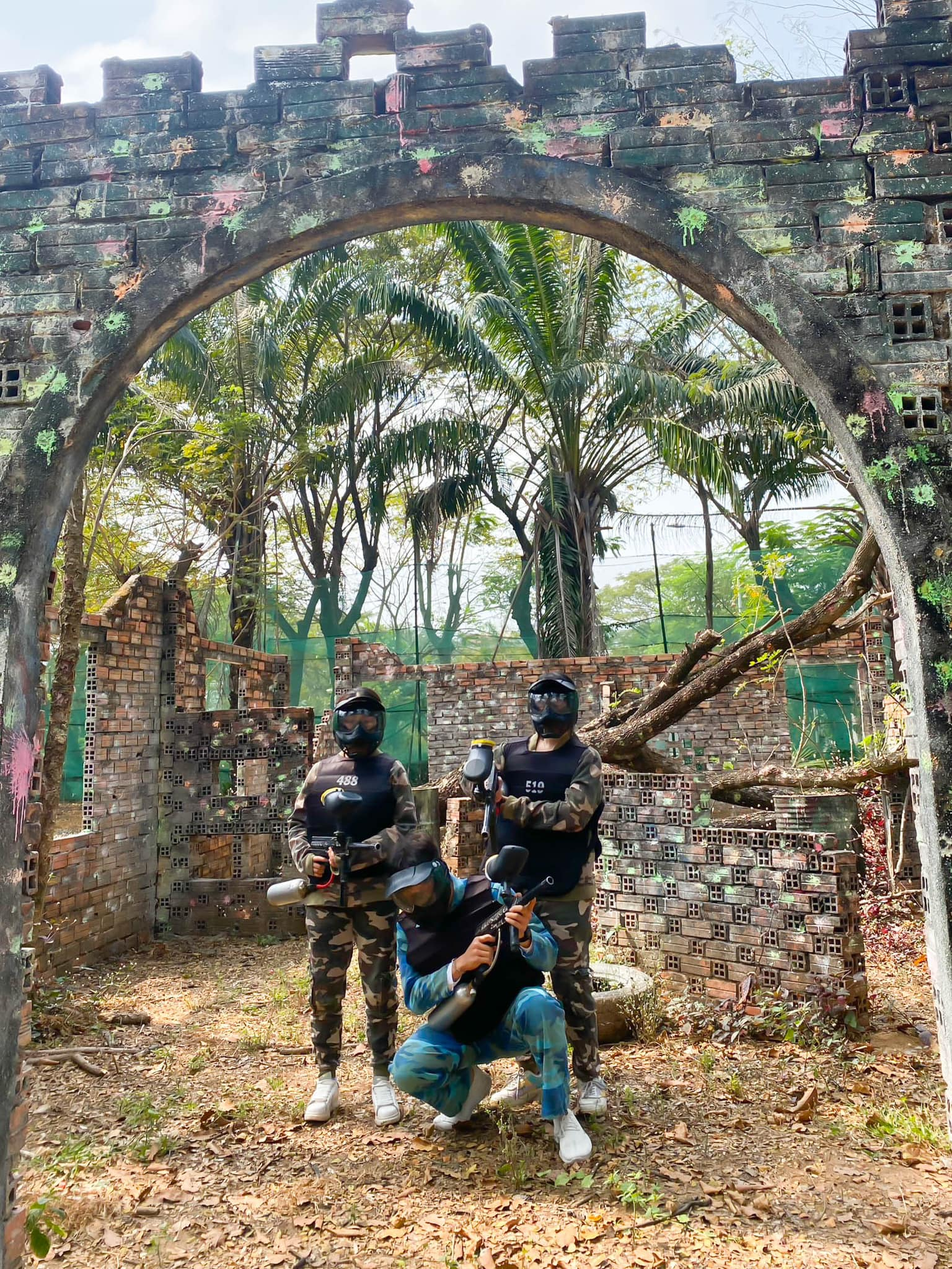 Bắn súng sơn ở Khu du lịch BCR, Quận 9