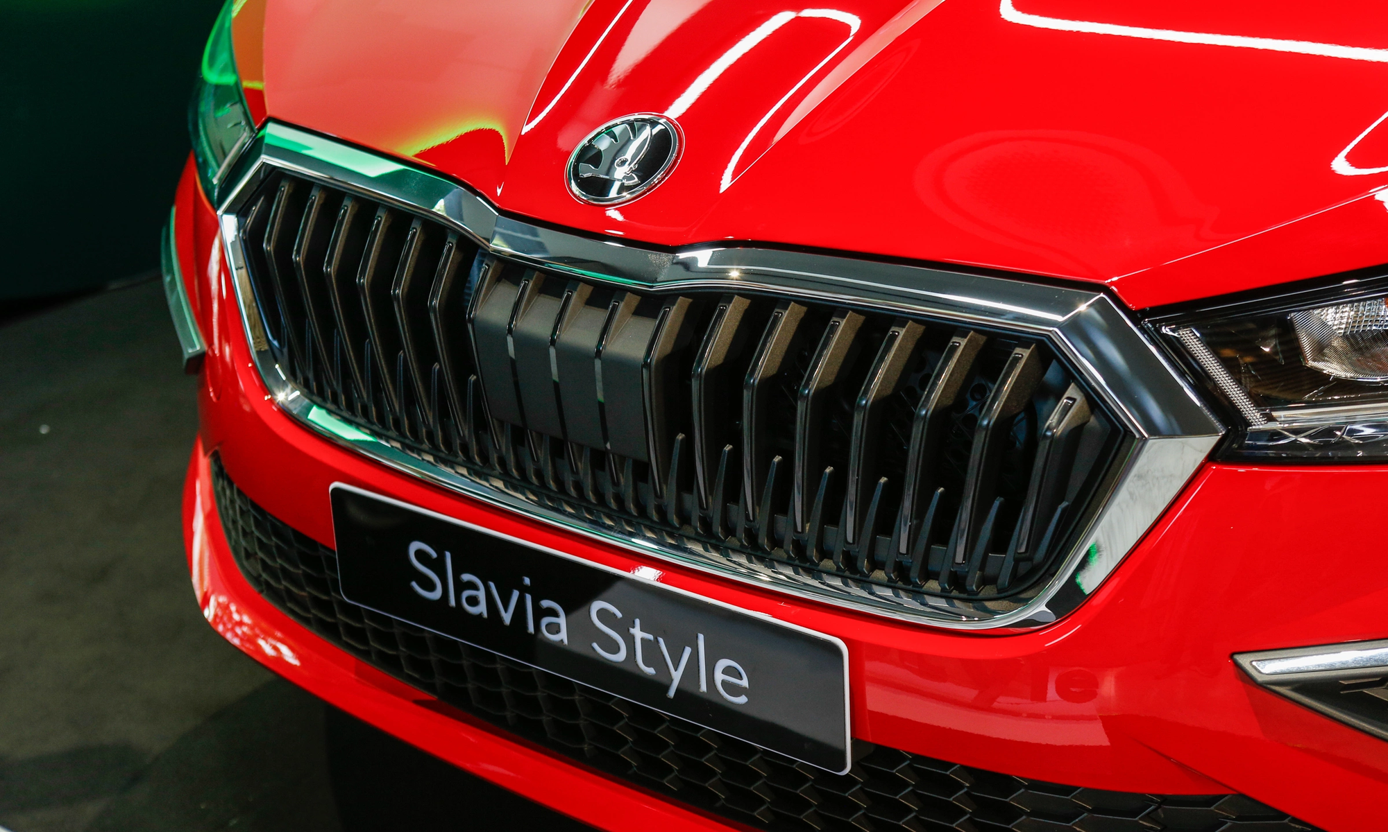 Thiết kế ngoại thất Skoda Slavia ra mắt Việt Nam 2025 sang trọng.