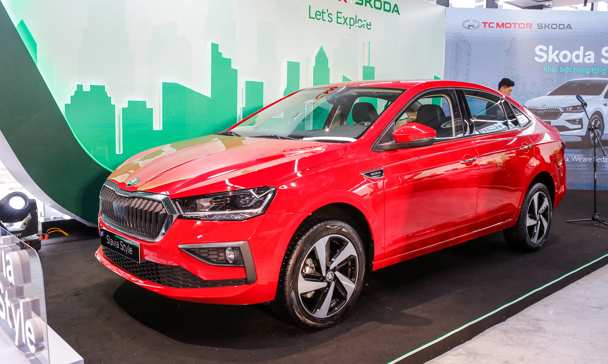 Thiết kế ngoại thất Skoda Slavia ra mắt Việt Nam 2025 sang trọng.