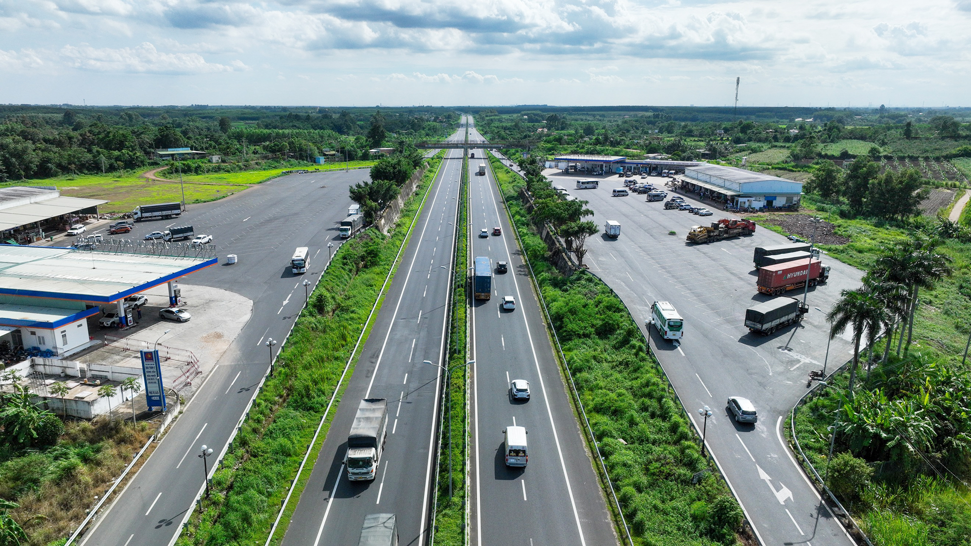 Chọn làn đường phù hợp khi lái xe trên cao tốc 2025.