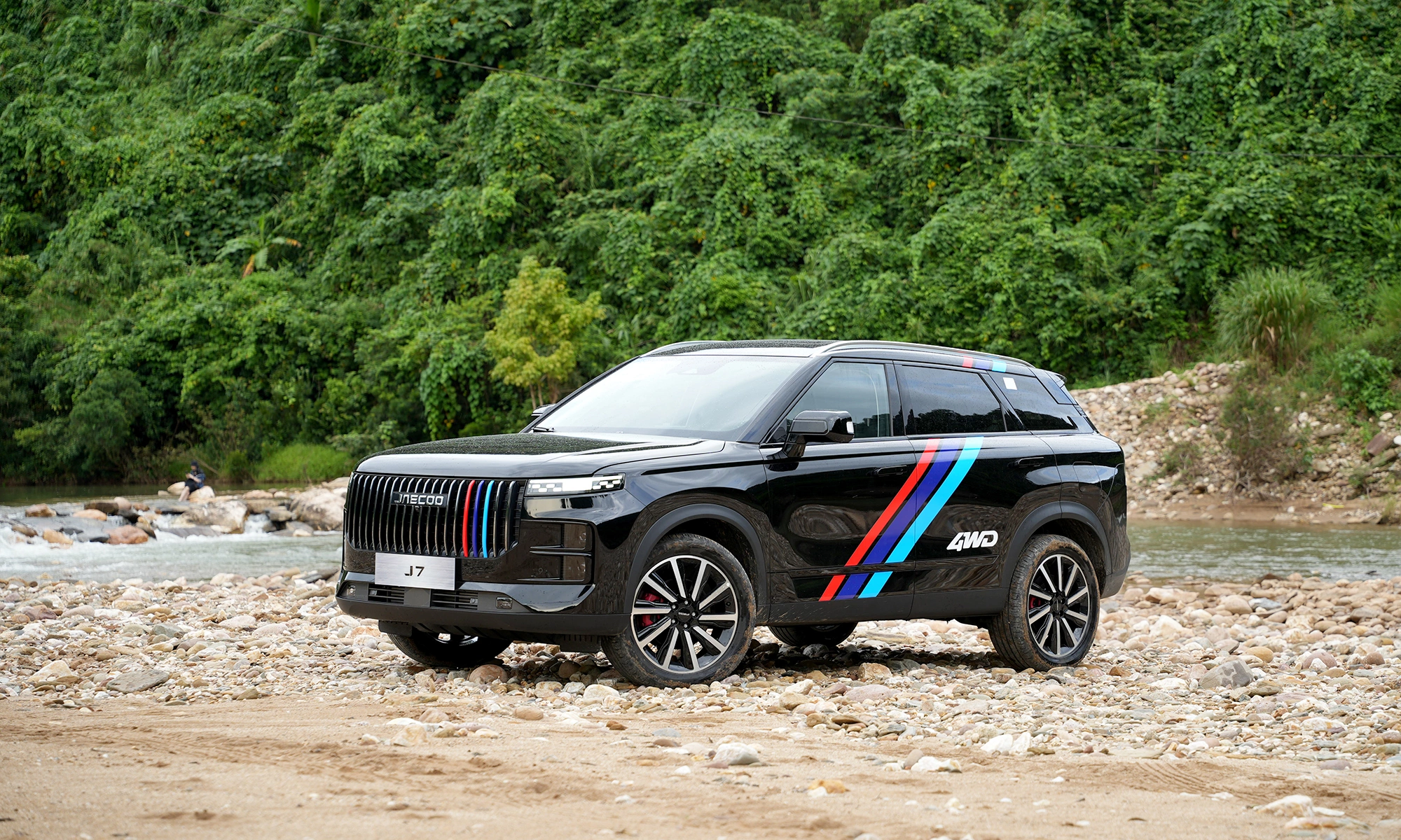  Jaecoo J7 bản mới AWD – SUV hạng C lý tưởng cho đô thị và địa hình.