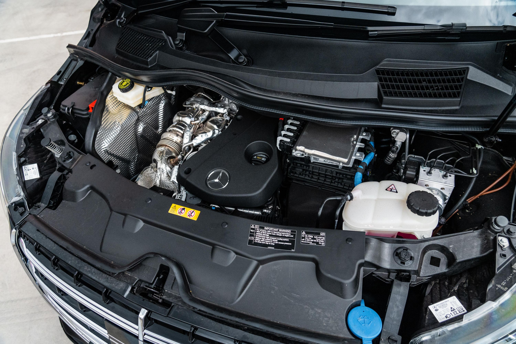 Thông số kỹ thuật Mercedes V-Class 2025.