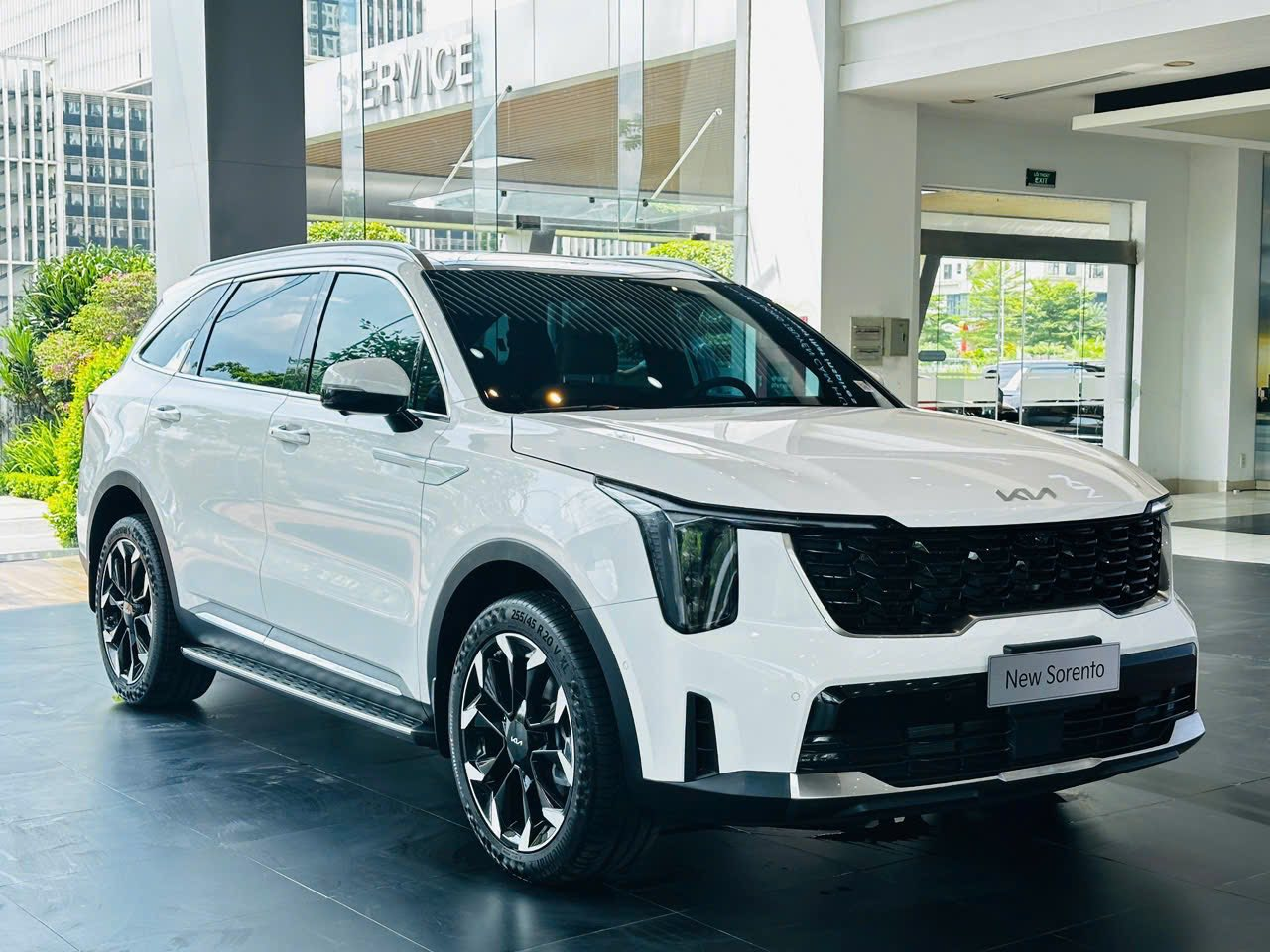 Giá Kia Sorento 2025 lăn bánh Việt Nam.