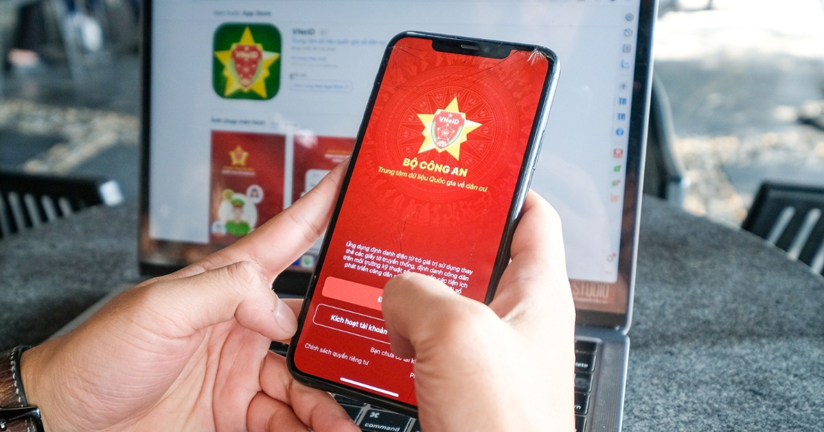 Giấy tờ cần chuẩn bị bấm biển số xe online.