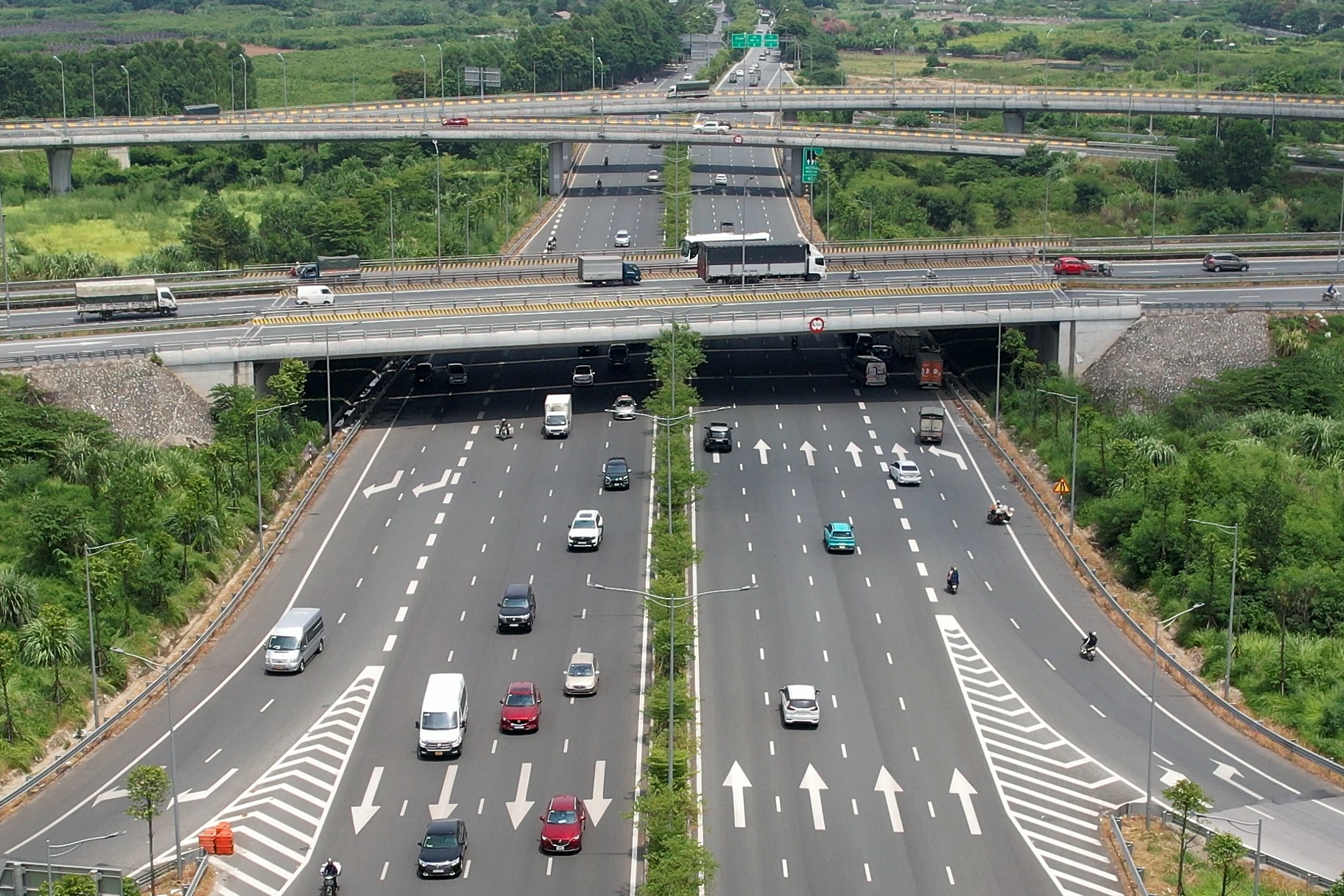 Cao tốc Hà Nội Hải Phòng hiện đại 2025