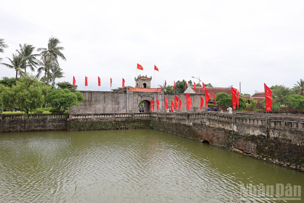 Giờ mở cửa thành cổ Quảng Trị 2025 – Tham quan miễn phí buổi sáng yên bình.