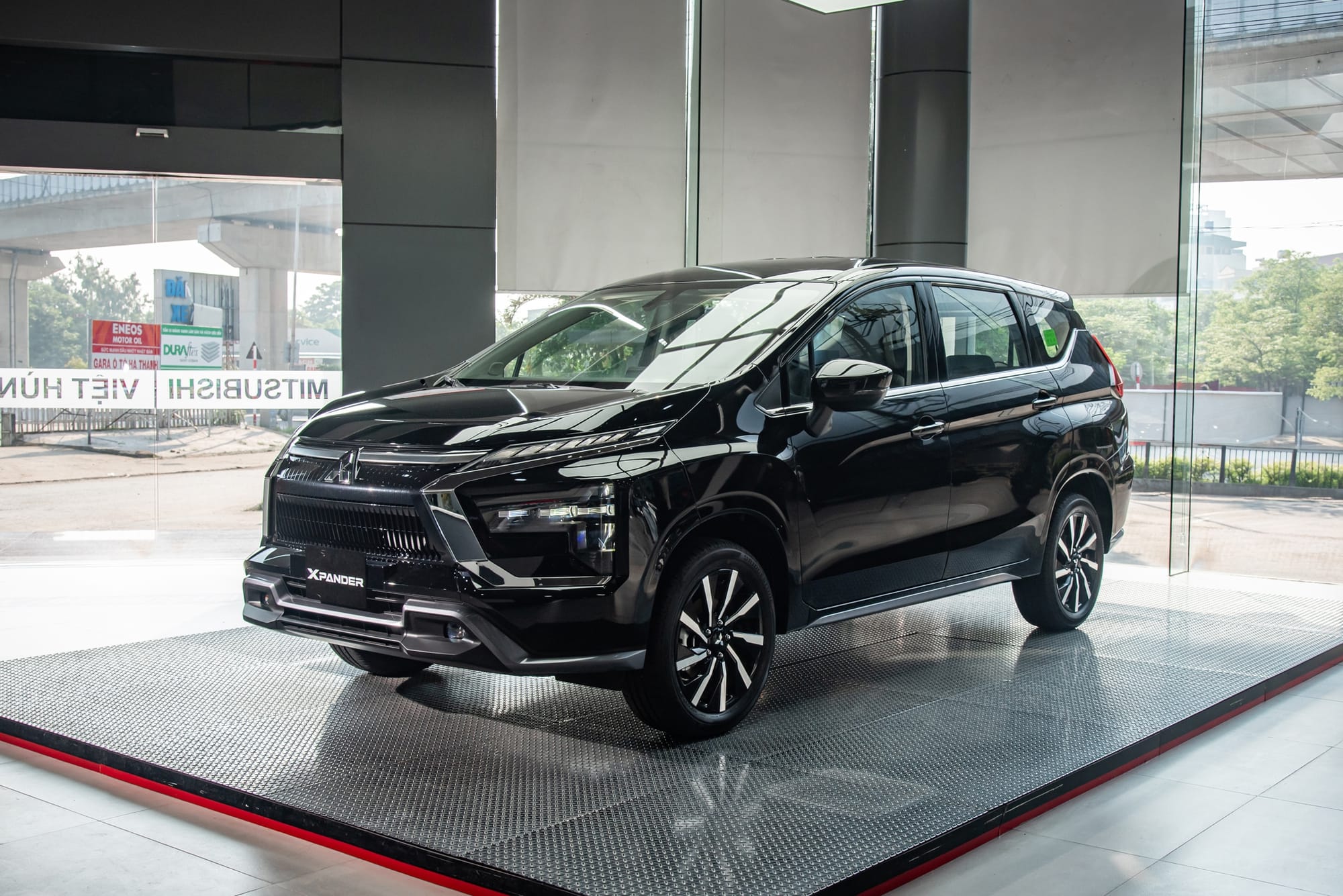 Thiết kế ngoại thất Mitsubishi Xpander phiên bản mới 2025 hầm hố.