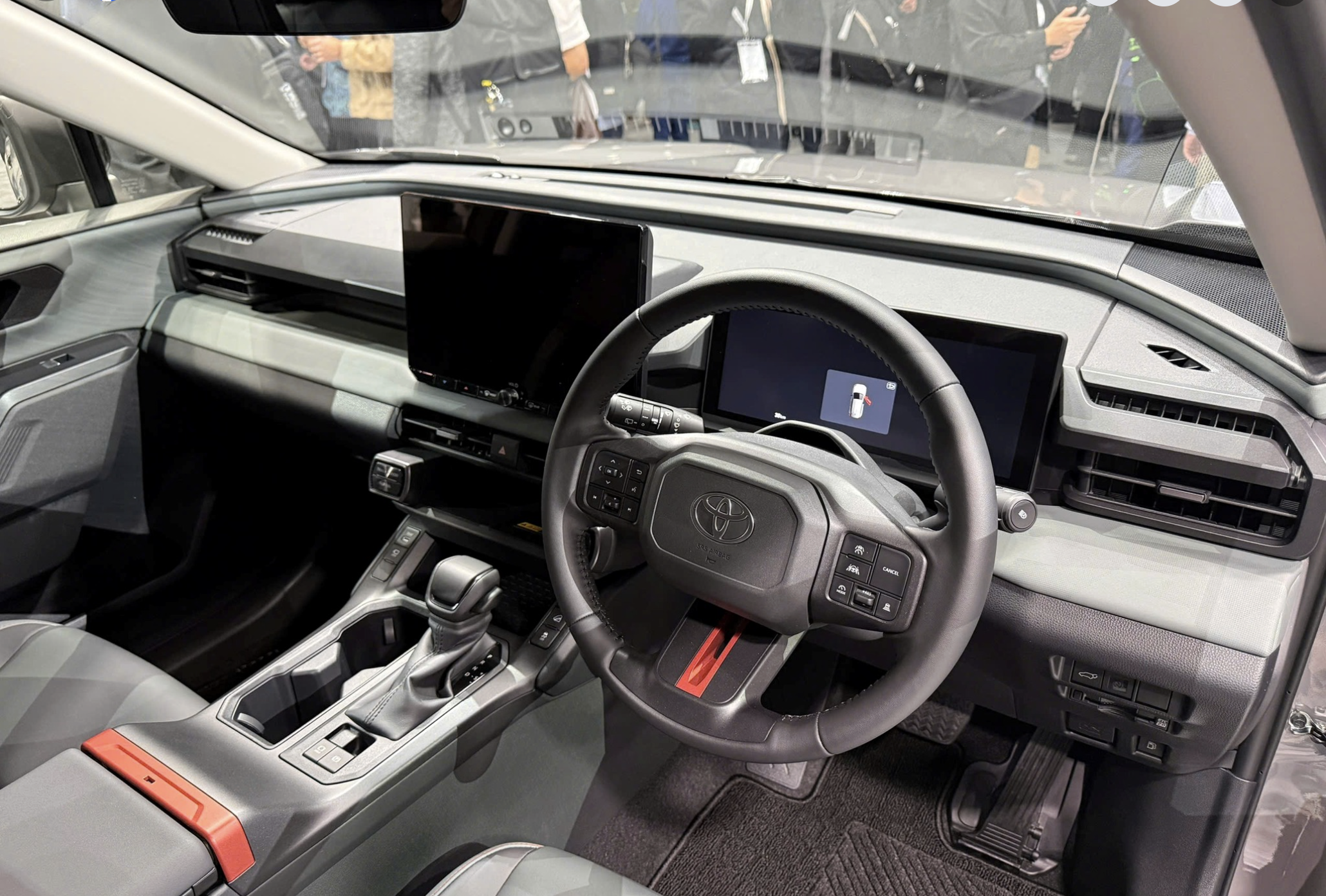 Plug-in Hybrid (PHEV) của RAV4 đạt công suất tối đa 324 mã lực