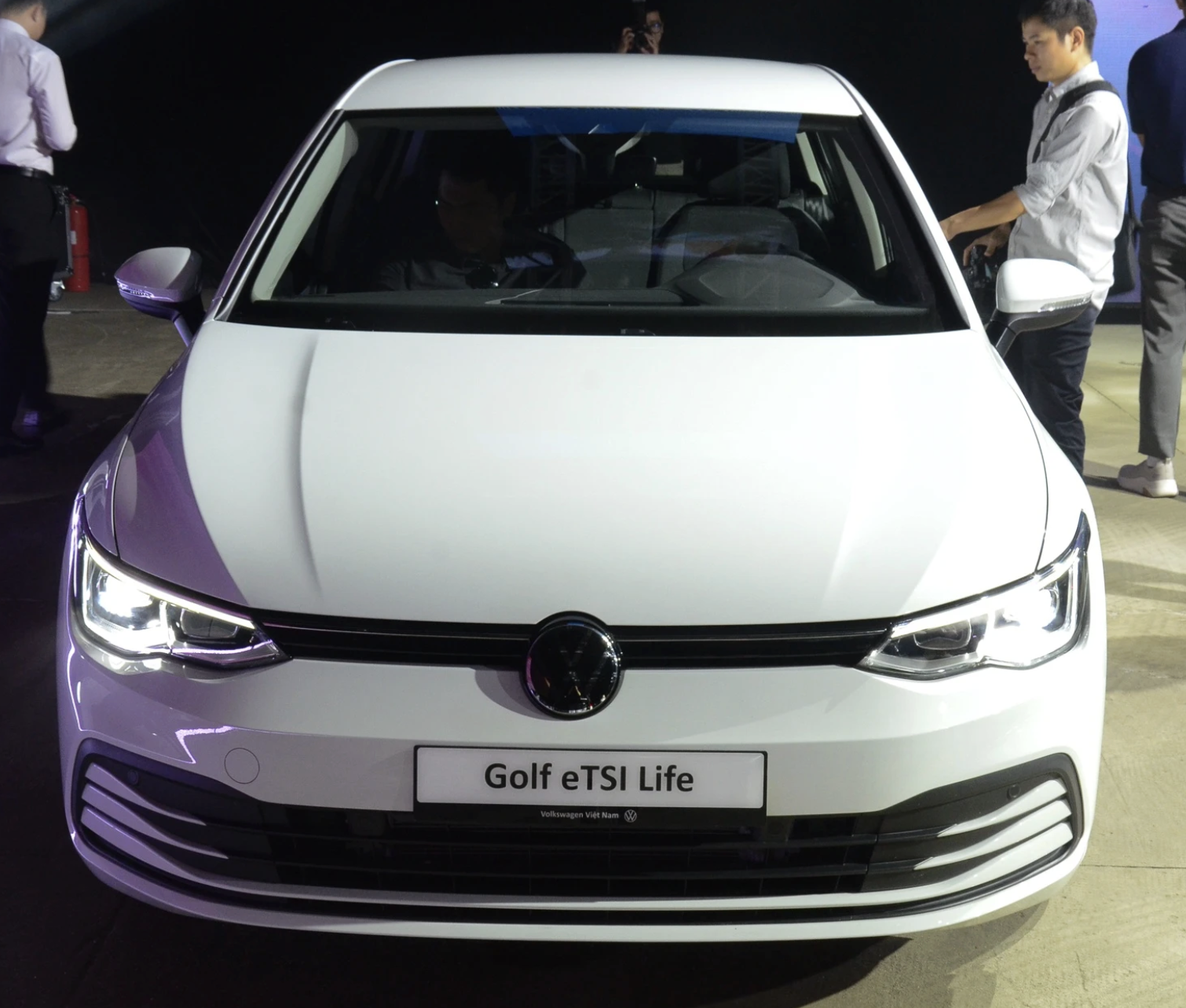 Volkswagen Golf eTSI Life là phiên bản có giá bán rẻ nhất dải sản phẩm