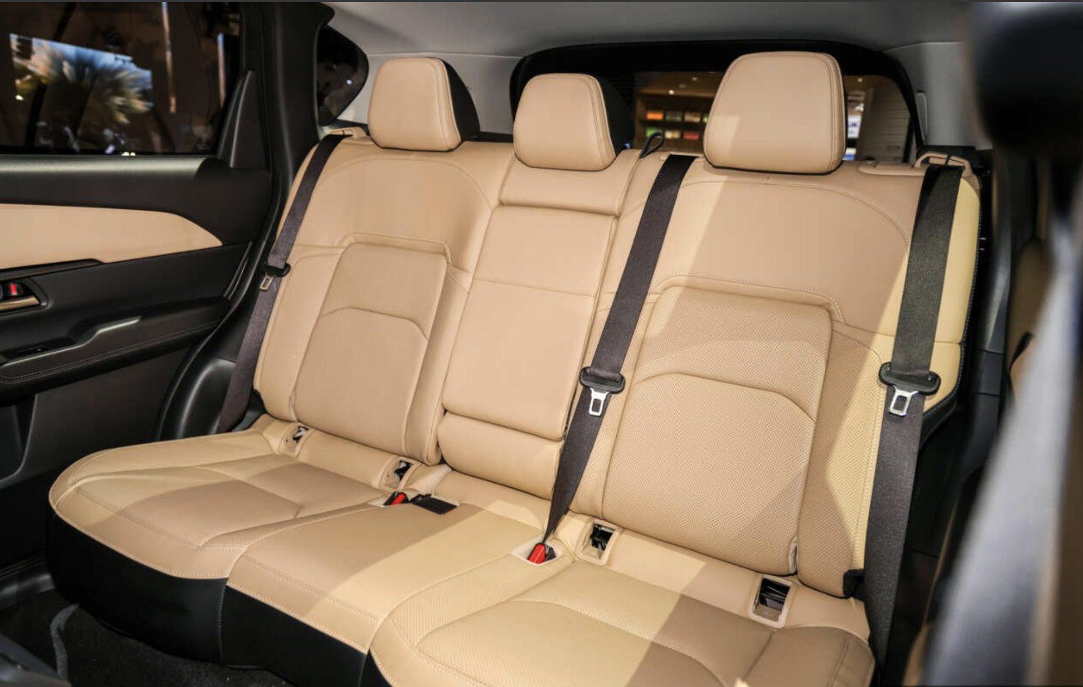 Khoang nội thất của CX-5 2026 mới thay đổi rõ rệt