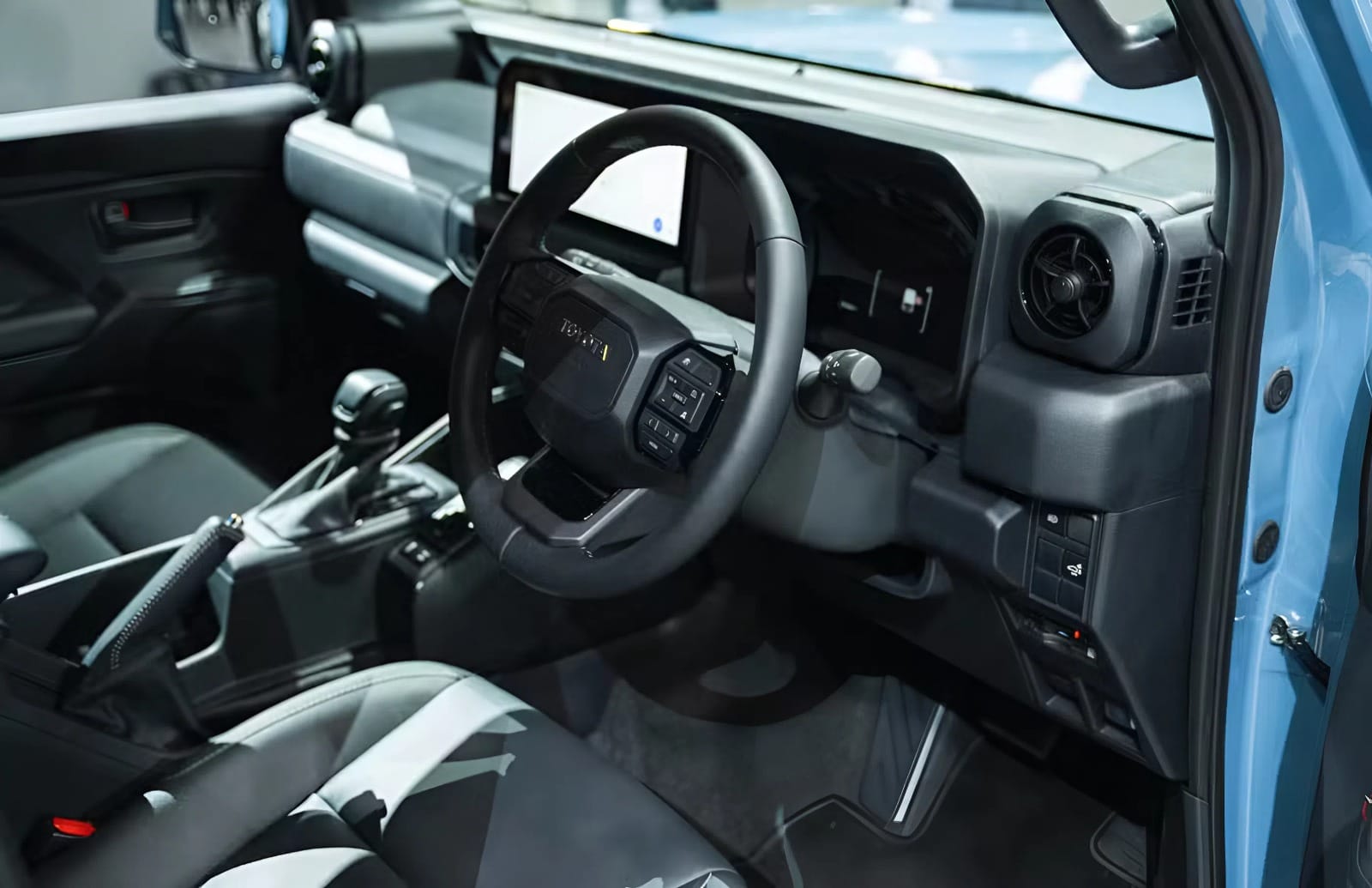 Land Cruiser FJ được xem là mảnh ghép mới của gia đình Land Cruiser