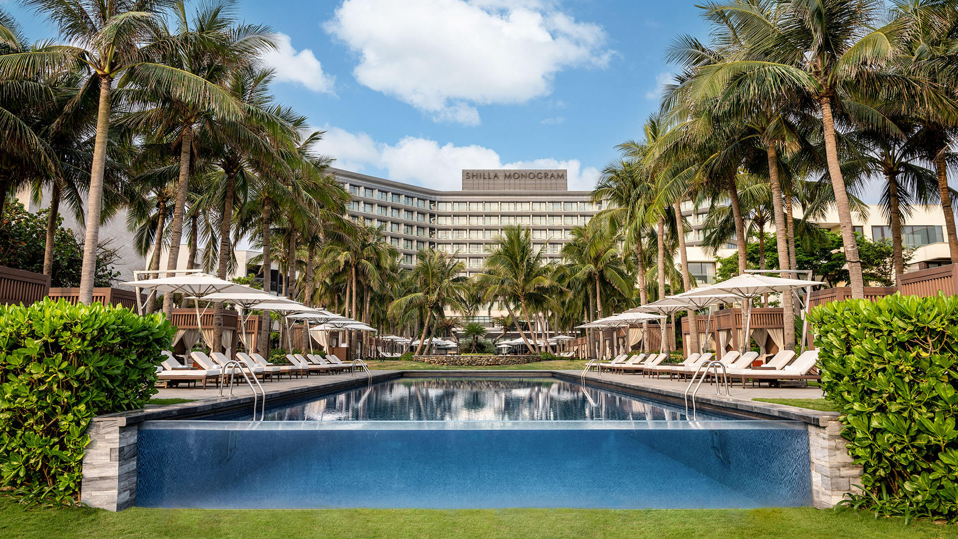 Shilla Monogram resort phong cách Đà Nẵng