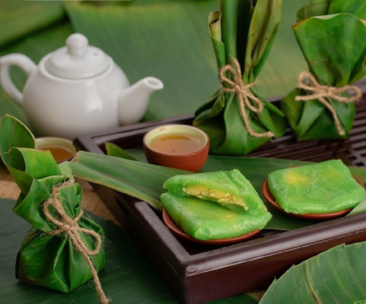 Hộp bánh cốm gói lá chuối, món quà đặc sản mùa thu Hà Nội.