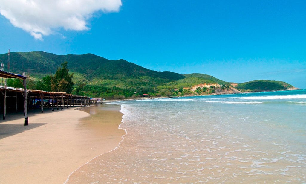 Bãi Dài – bãi biển hoang sơ đẹp nhất Nha Trang 2025.