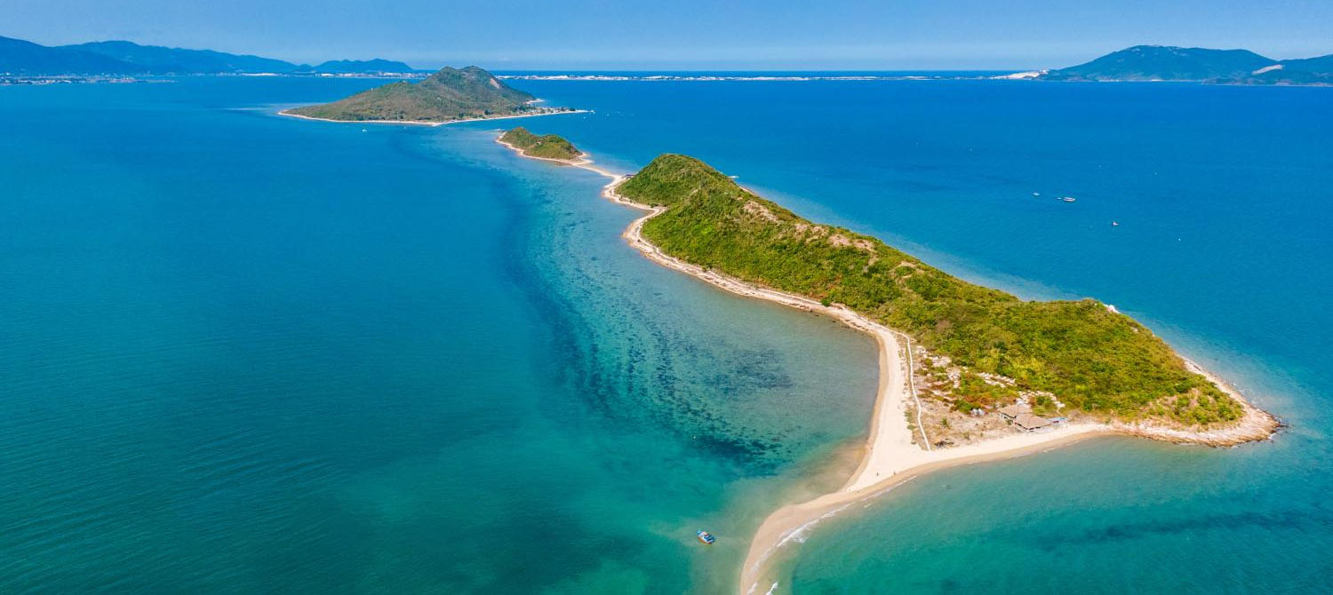 Đảo Điệp Sơn – con đường cát độc đáo tại Nha Trang.