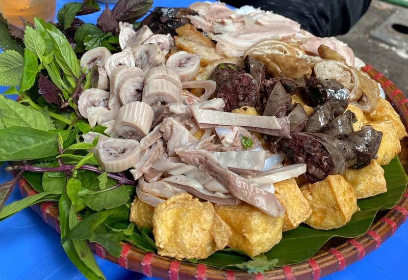Mẹt bún đậu Tuấn Trọc hấp dẫn