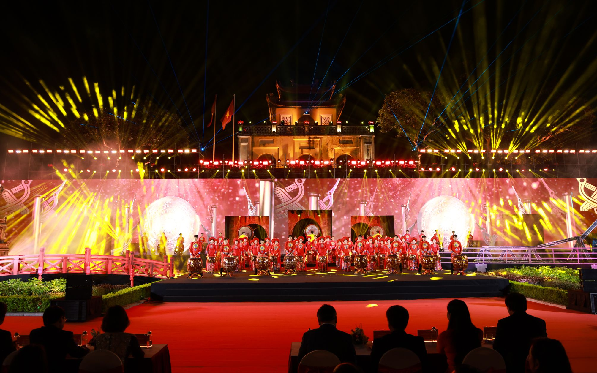 Festival Thăng Long Hà Nội 2025 chủ đề Di sản Kết nối Thời đại với hình ảnh di sản