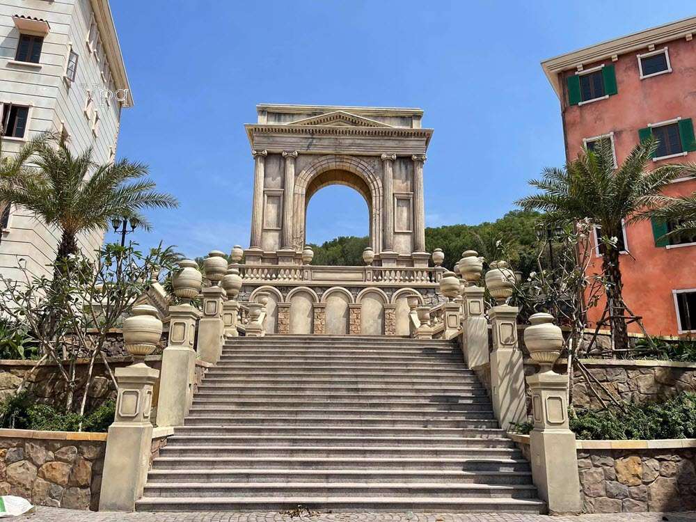 Cổng Khải Hoàn Môn (Arc de Triomphe)