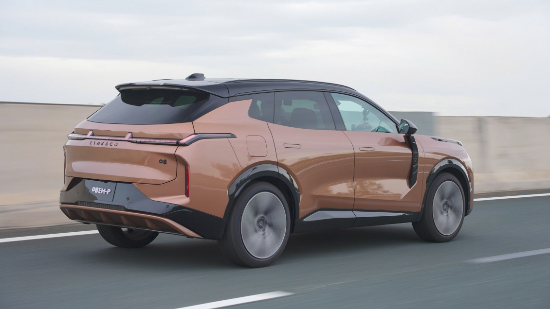 Lynk & Co 08 Ra Mắt Việt Nam 2025: Giá Lăn Bánh, Đánh Giá Chi Tiết Thông Số Kỹ Thuật