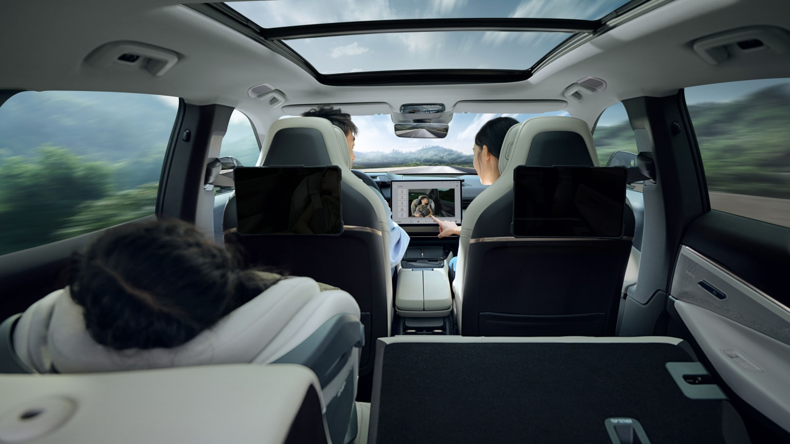 Lynk & Co 08 Ra Mắt Việt Nam 2025: Giá Lăn Bánh, Đánh Giá Chi Tiết Thông Số Kỹ Thuật