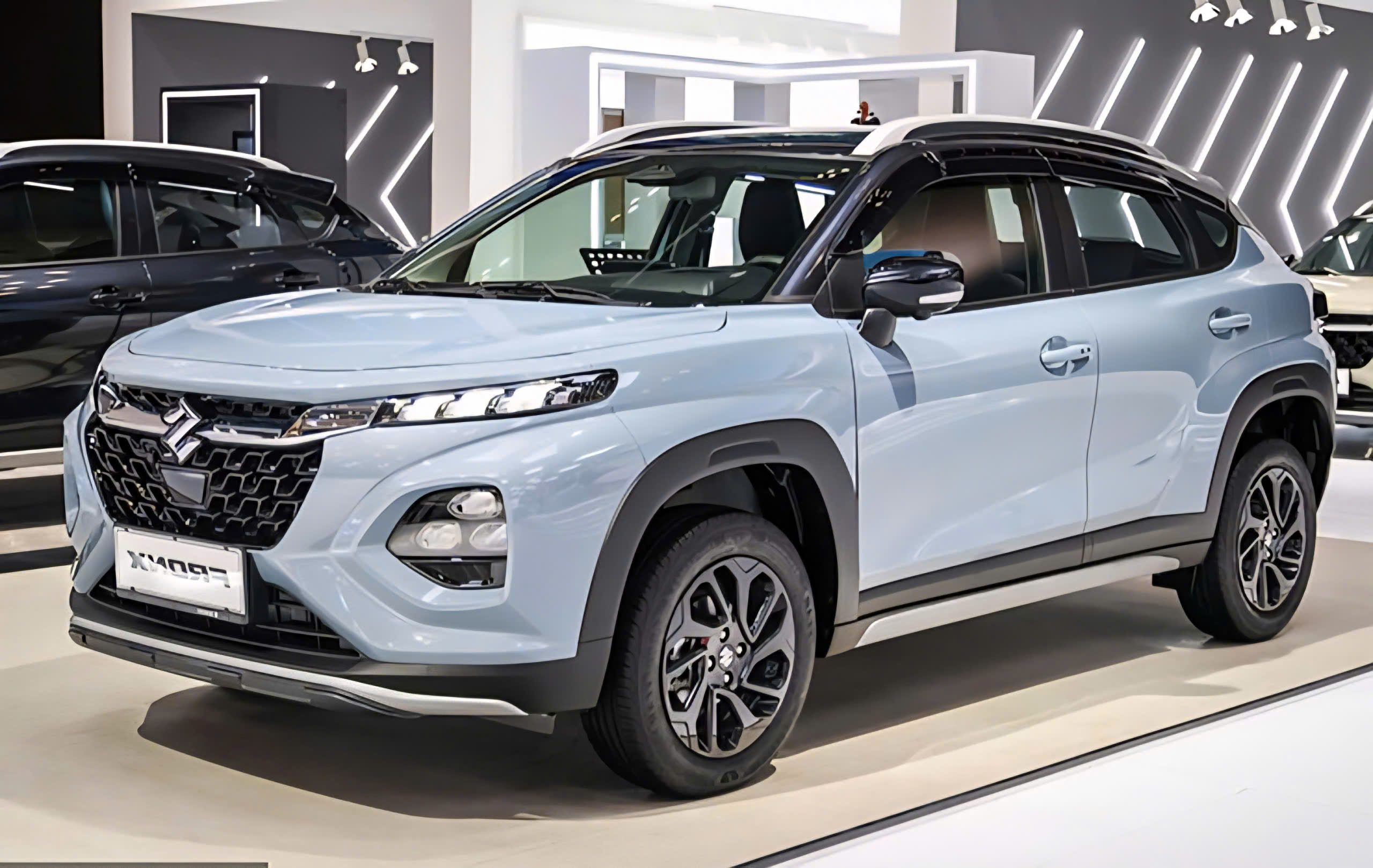 Ngoại Thất: Phong Cách Coupe SUV