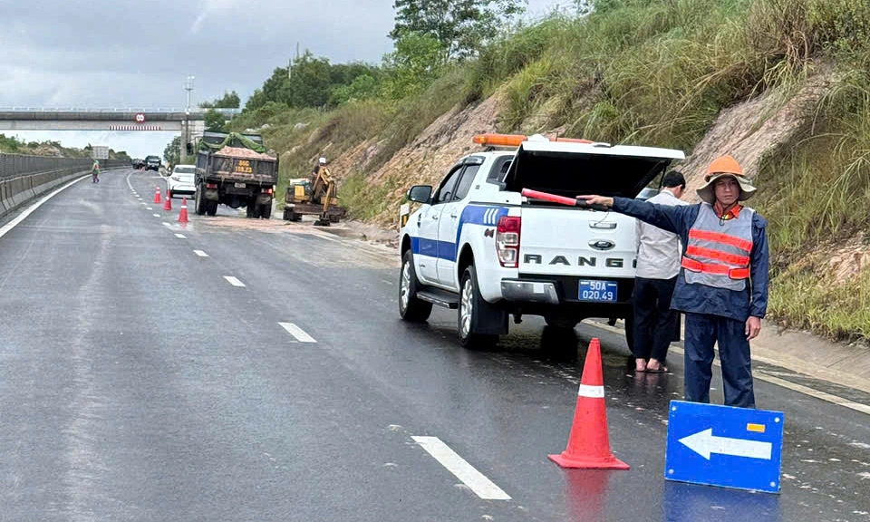 Khắc phục khẩn cấp, tuyến đã thông sau nhiều giờ