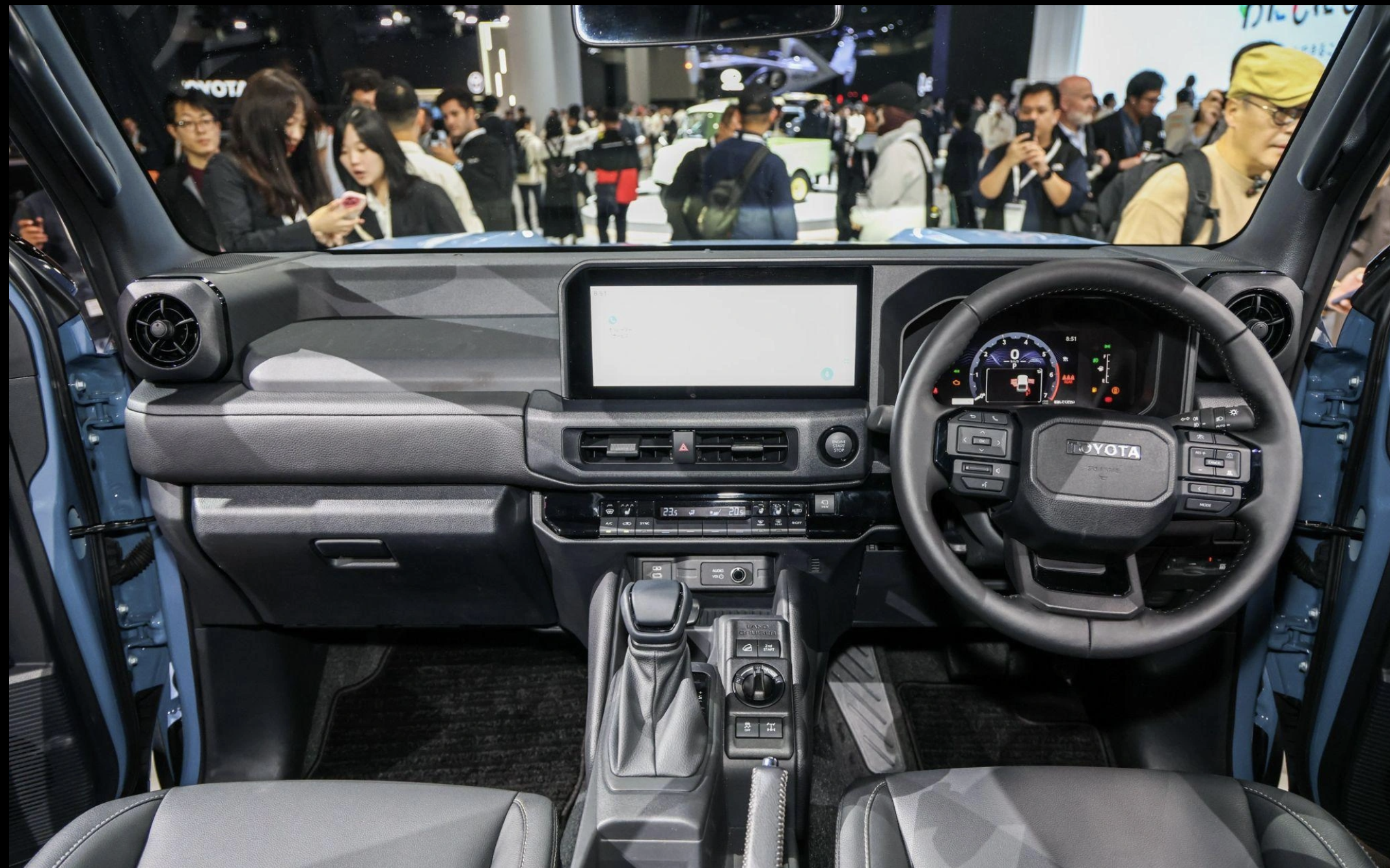 Ngoại Hình & Thông Số Kỹ Thuật Cơ Bản Toyota Land Cruiser FJ