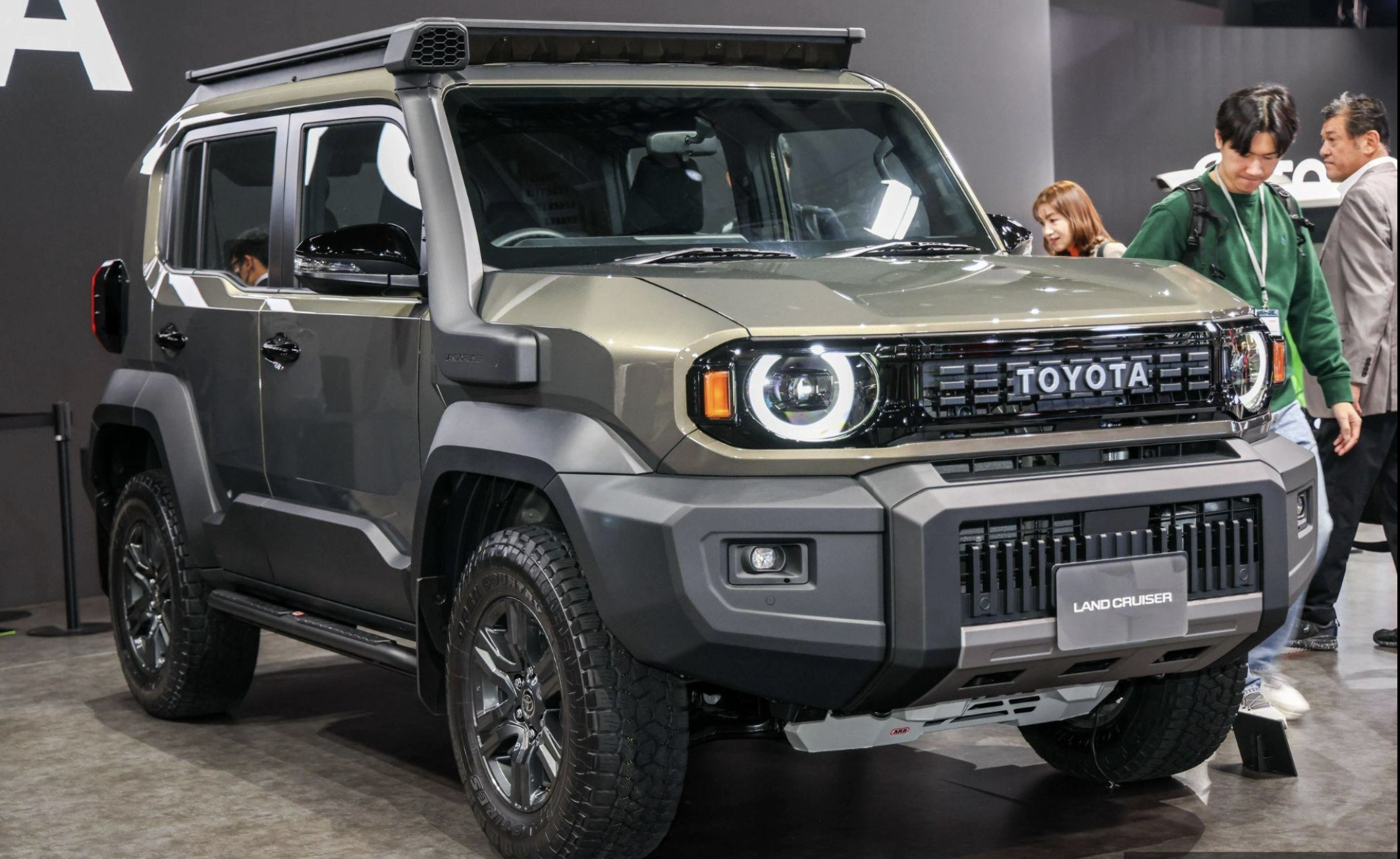 Ngoại Hình & Thông Số Kỹ Thuật Cơ Bản Toyota Land Cruiser FJ