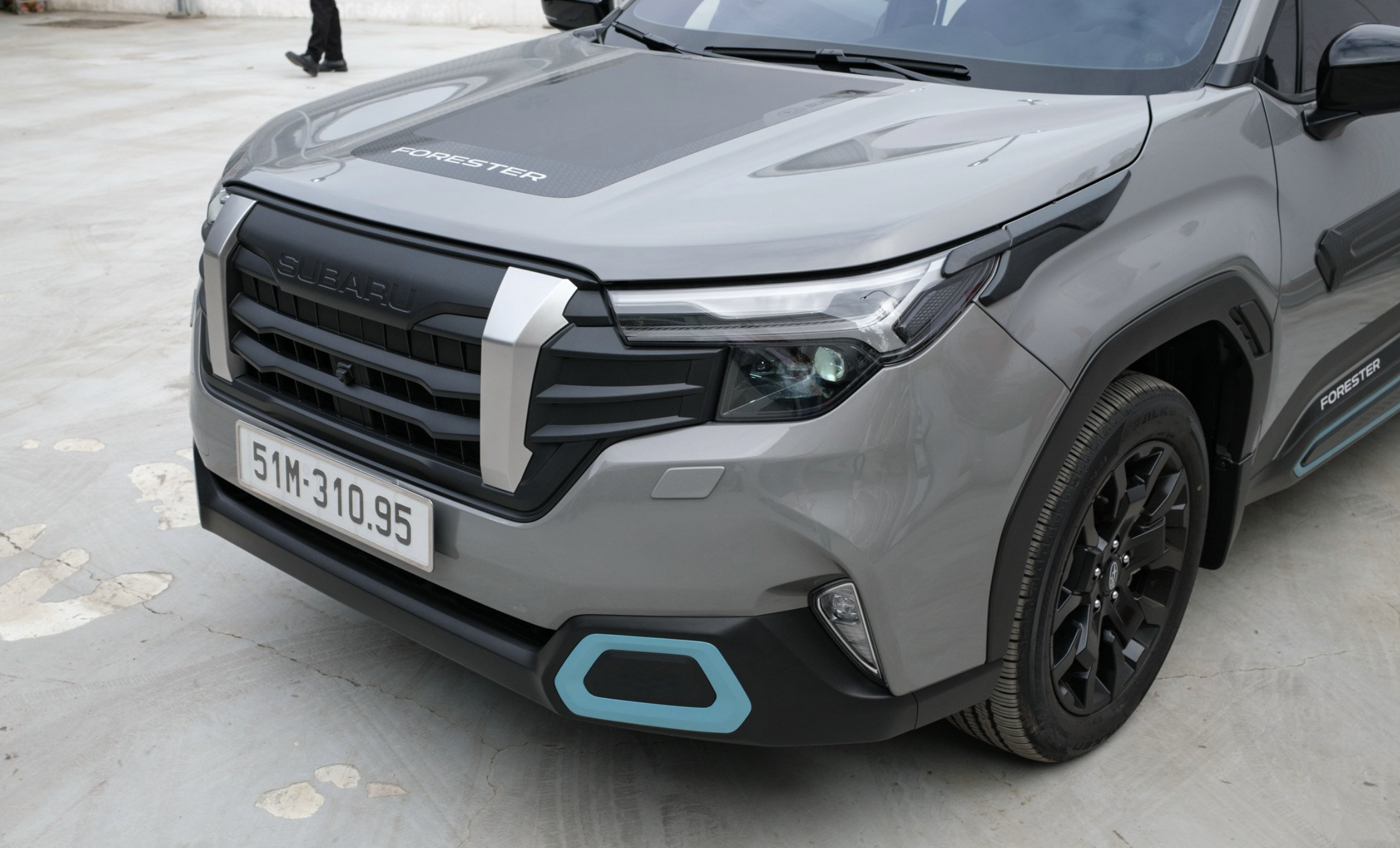 Thiết kế đầu xe: Phần đầu xe được "cắt gọt" mềm mại, liền lạc hơn