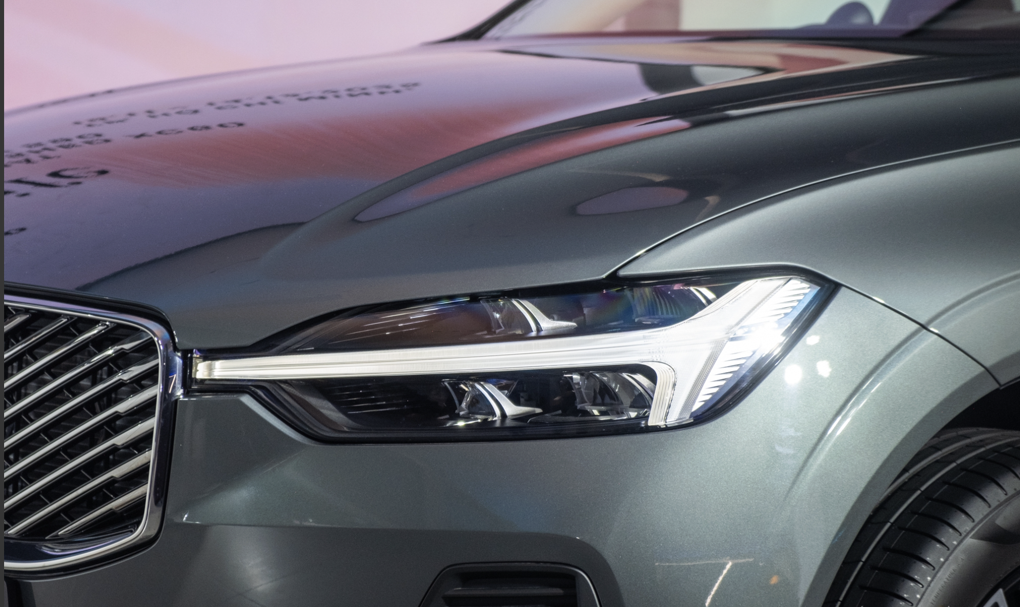 hình ảnh Volvo XC60 2025 ngoại thất facelift