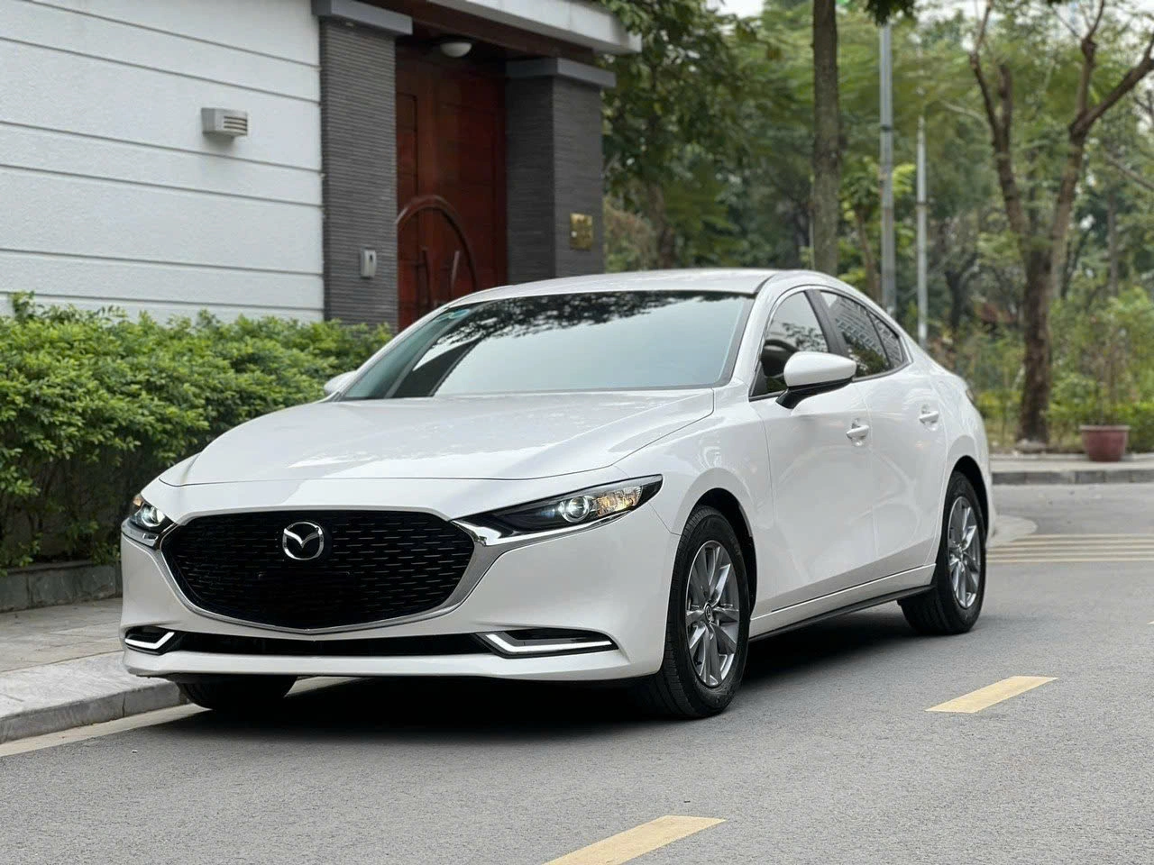 Mazda 3 (Sedan/Sport Luxury)