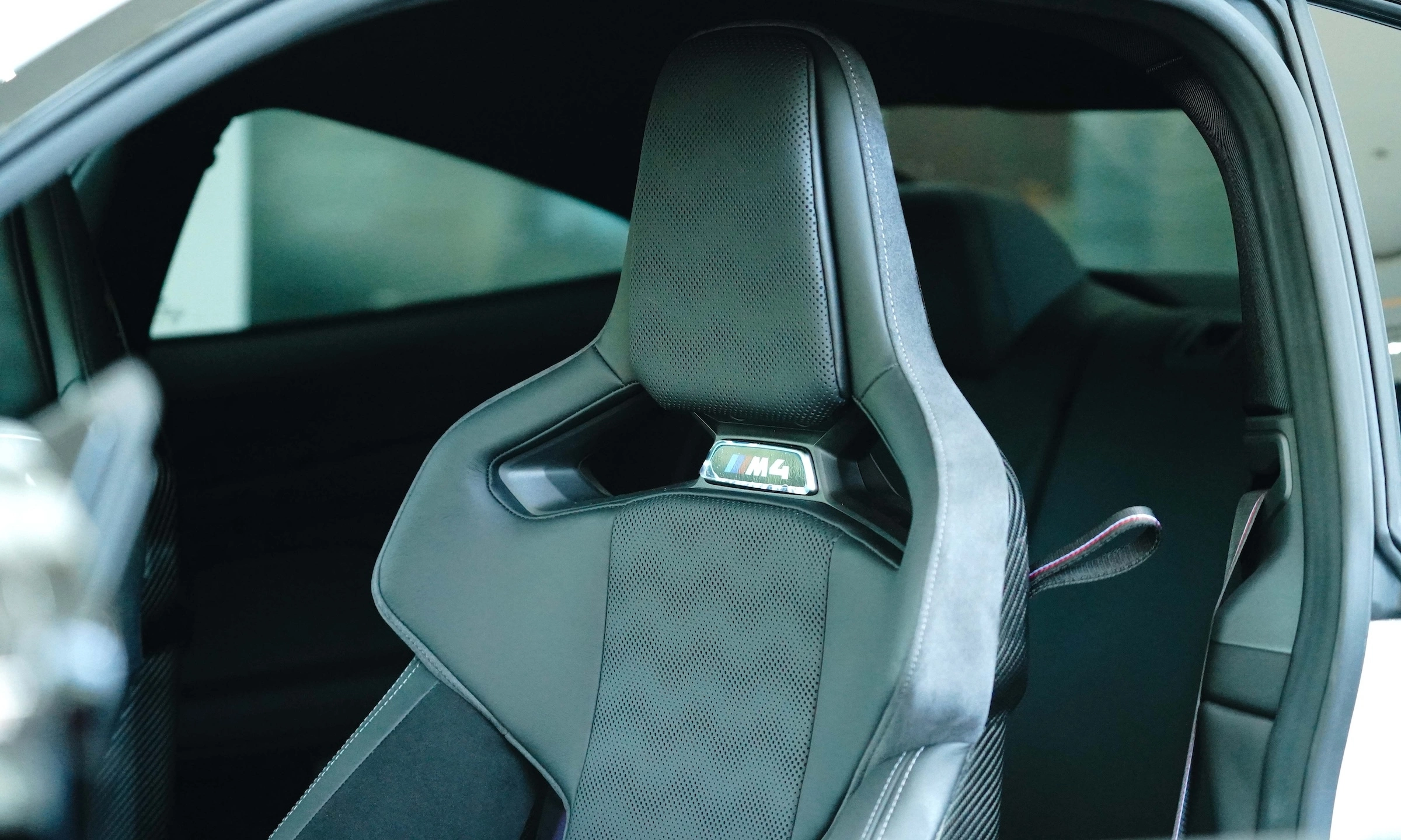 hình ảnh nội thất BMW M4 Competition 2025