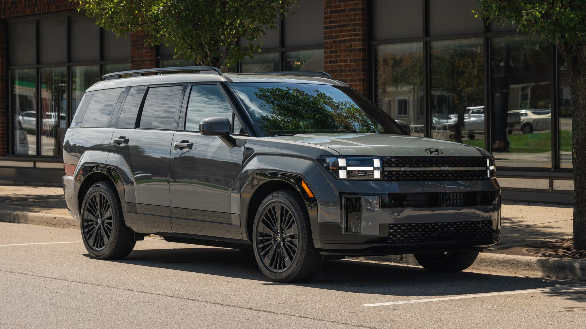 Thiết kế ngoại thất SUV hybrid 7 chỗ Hyundai Santa Fe 2025