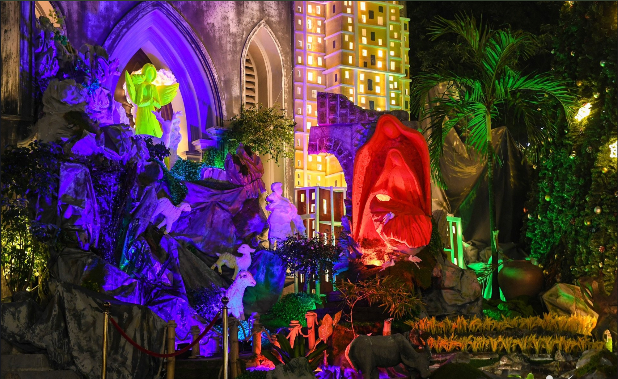 Nhà thờ Noel Hà Nội check-in đẹp 2025