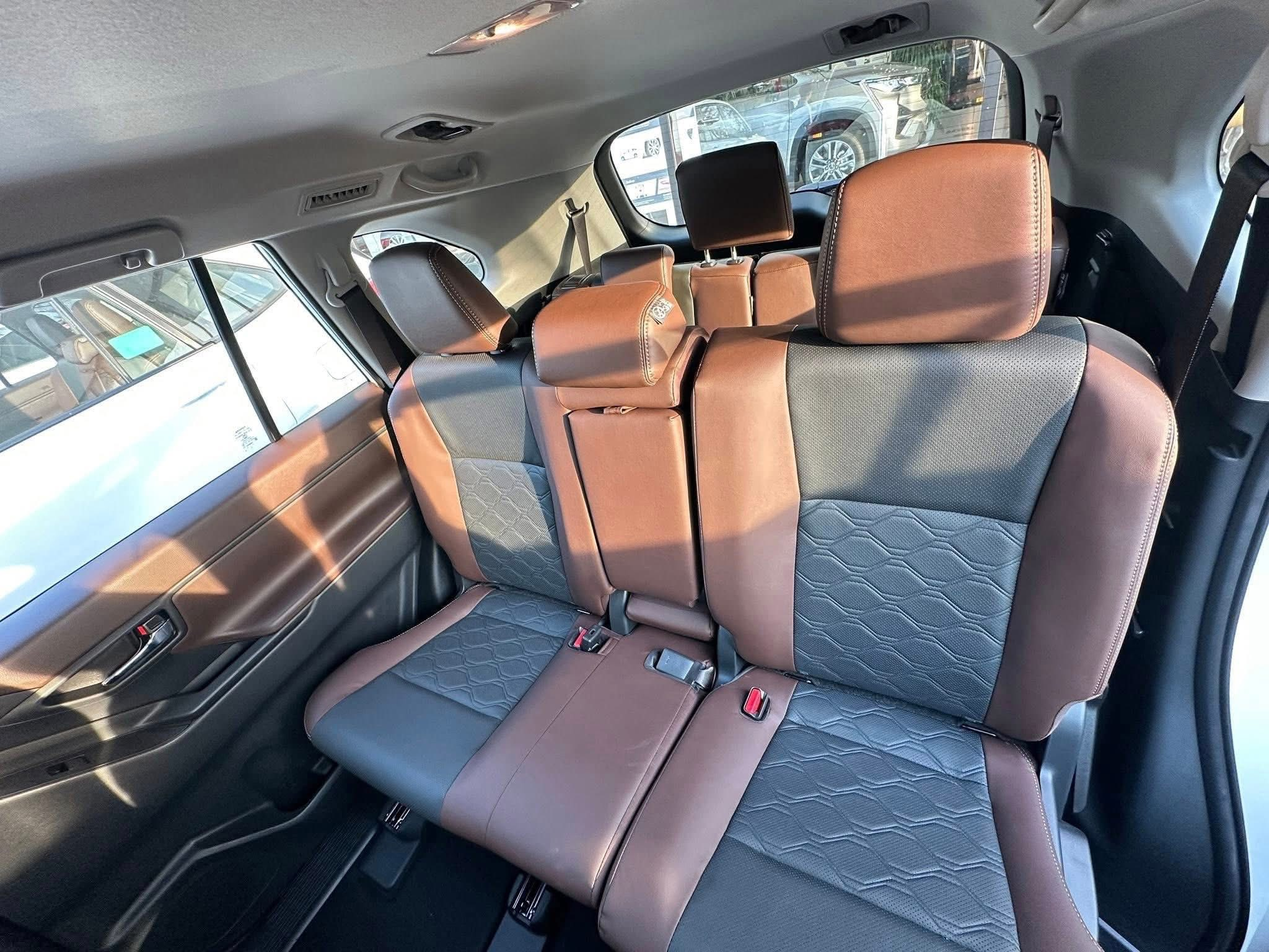 Nội thất và tiện nghi Toyota Innova Cross 2.0G