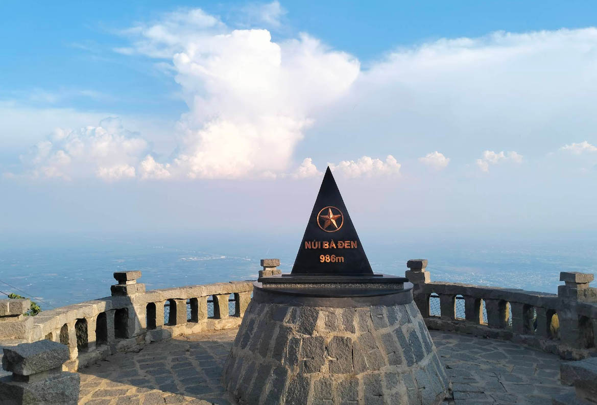 Núi Bà Đen Tây Ninh: Điểm Đến Không Thể Bỏ Lỡ Cho Du Khách 2026