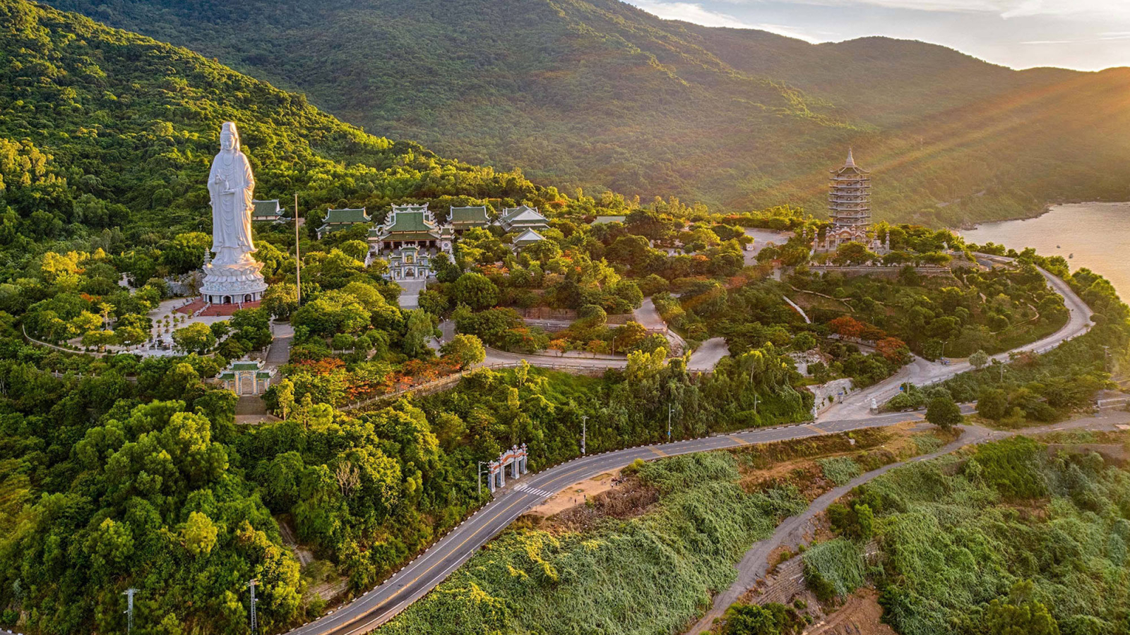 Chùa Linh Ứng (Đà Nẵng) - Bãi Bụt