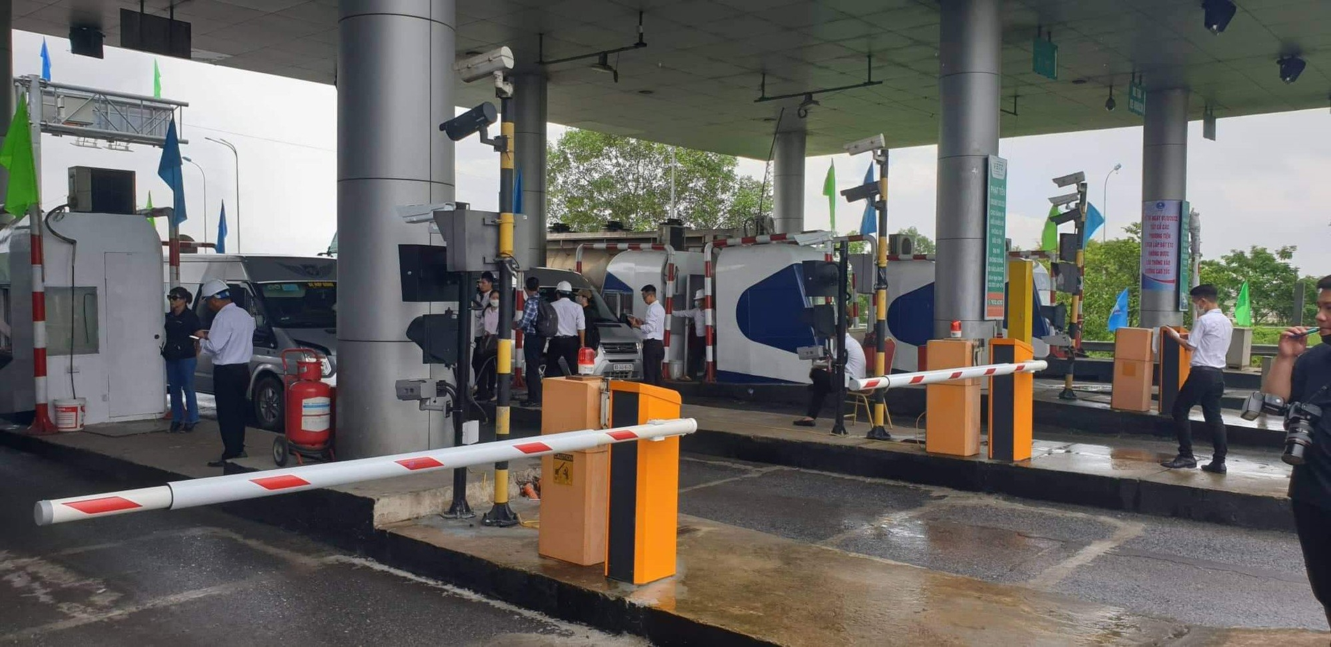 Chi Tiết Biểu Mức Thu Phí Sử Dụng Đường Bộ Đối Với Xe Ô Tô Năm 2026