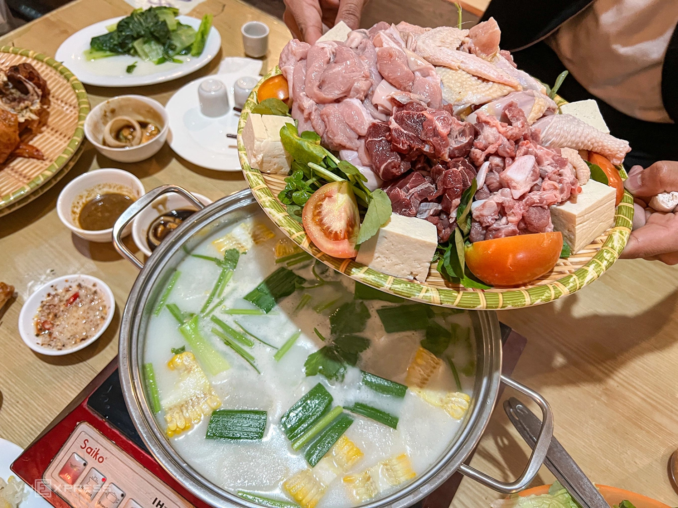 Lẩu sữa tươi Mộc Châu