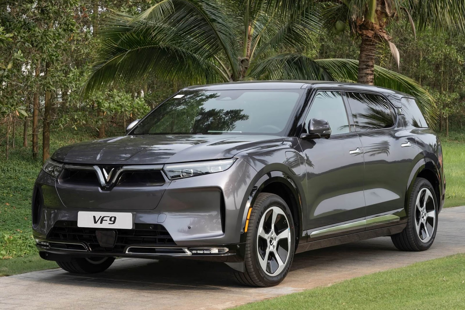 Phân Tích Lí Do Nên Thuê Xe Điện Tự Lái 