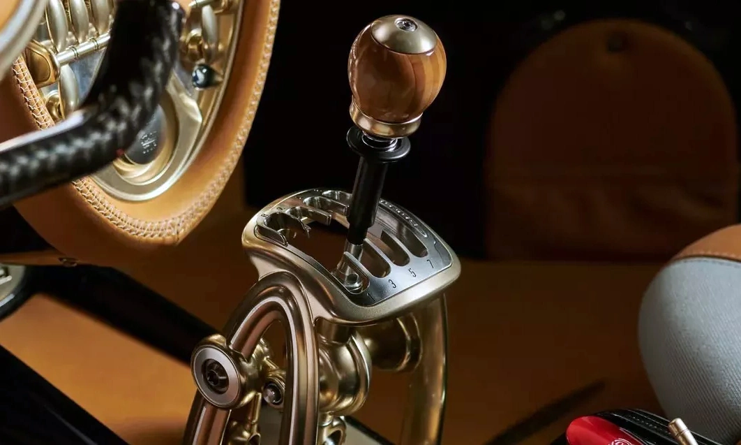 Pagani Huayra 70 động cơ