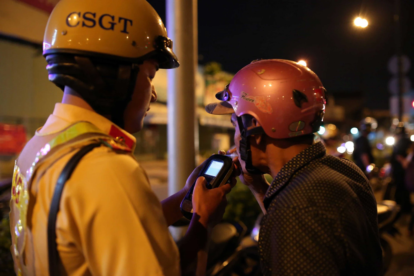 Nồng độ cồn tồn tại bao lâu trong cơ thể?